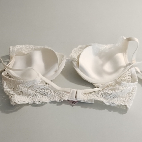 Victoria's Secret Cream Crochet Lace Bra 36B - Picture 10 of 14